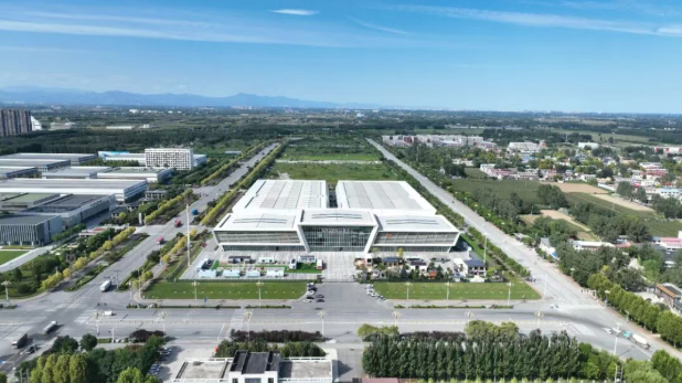 王正谱出席2026高碑店国际绿色智慧健康建筑博览会并会见嘉宾
