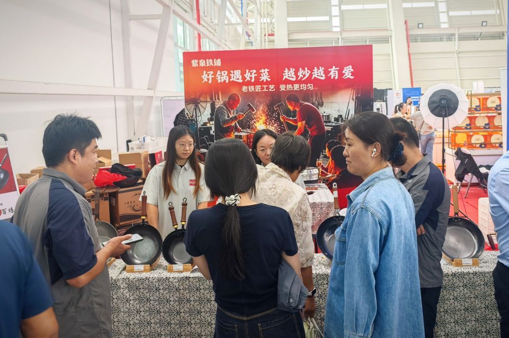 高碑店特色产业馆亮相国际绿色智慧健康建筑博览会